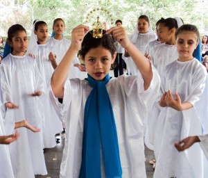 Coroação de Nossa Senhora - Colégio Notre Dame Ilha (11)