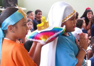 Colégio Notre Dame Ilha - Coroação de Maria